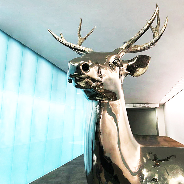 镜面不锈钢小鹿雕塑